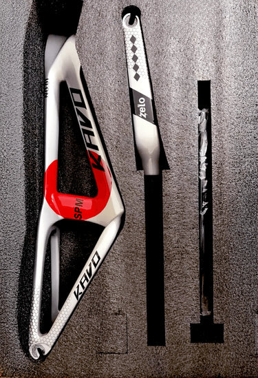 KAVO SPM X ZELO lightweight carbon fiber bike components showcasing high stiffness and power transfer efficiency.
